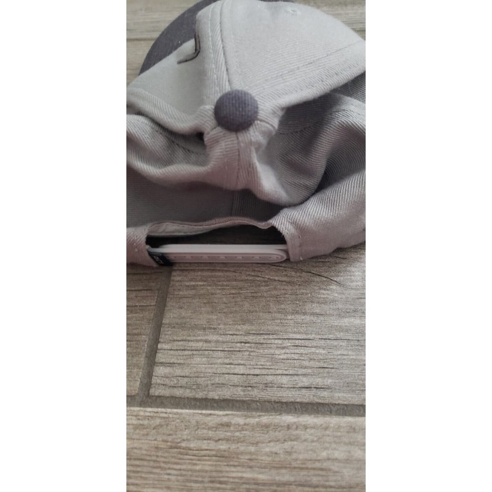RVCA  Gray Twill Midfit Adjustable Snapback Hat Cap. Washed twice w/ faint stain - Picture 6 of 6